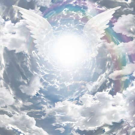 Elohim Engel strahlt am Himmel